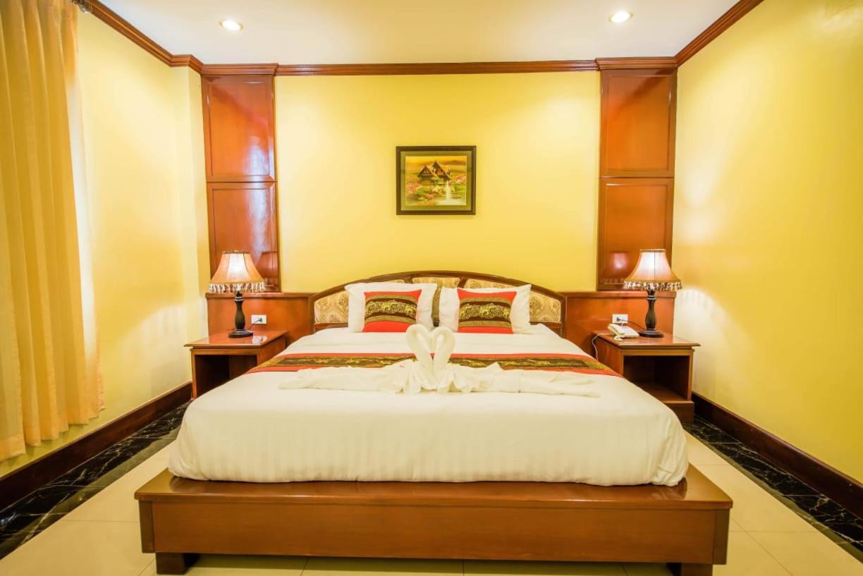 Soubandith Hotel Паксе Екстер'єр фото